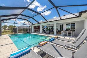 Gulf Access, Heated Pool, Sauna, Paddle Boards, Sleeps 10 - Villa Sun Kissed